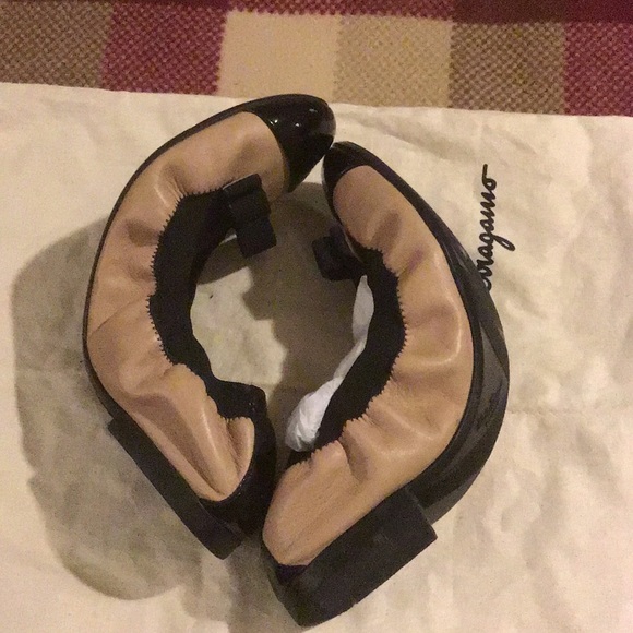 Salvatore Ferragamo leather flats... - Picture 4 of 8